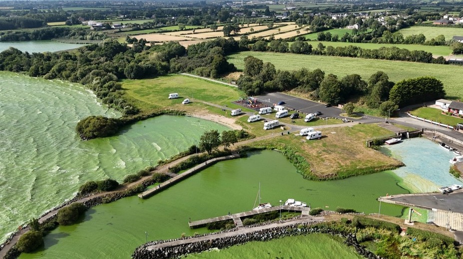 Jazero s pitnou vodou sa zmenilo na hniezdo patogénov. Našli v ňom gény superodolných baktérií