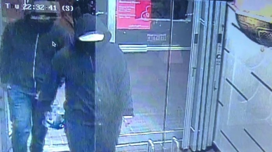 V kanadskej reštaurácii odpálili dvaja muži bombu, 15 zranených