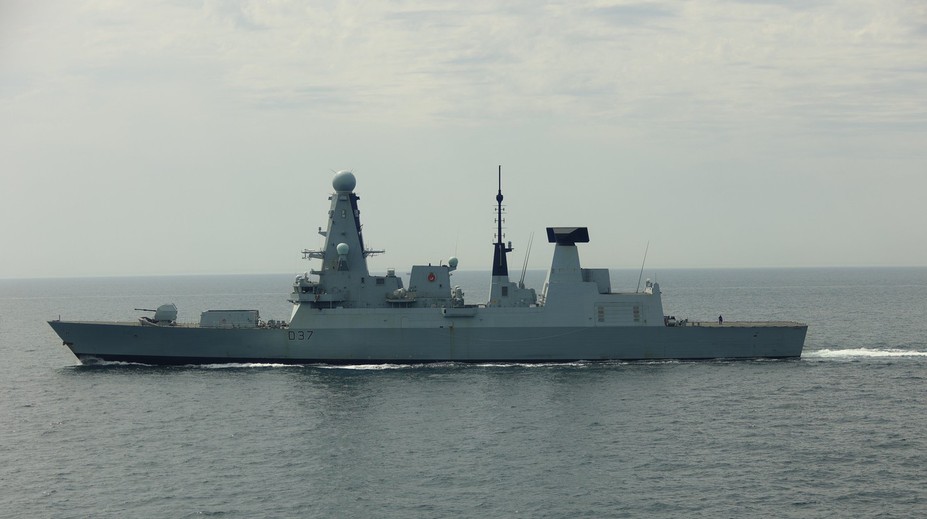 Irán varuje európske krajiny pred zapojením sa do konfliktu. Británia plánuje vyslať na Cyprus vojnovú loď