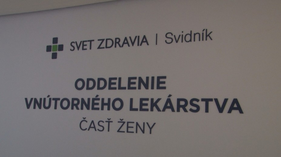 Svidník ochromila vážna črevná infekcia. Jej príznaky sú podobné koronavírusu