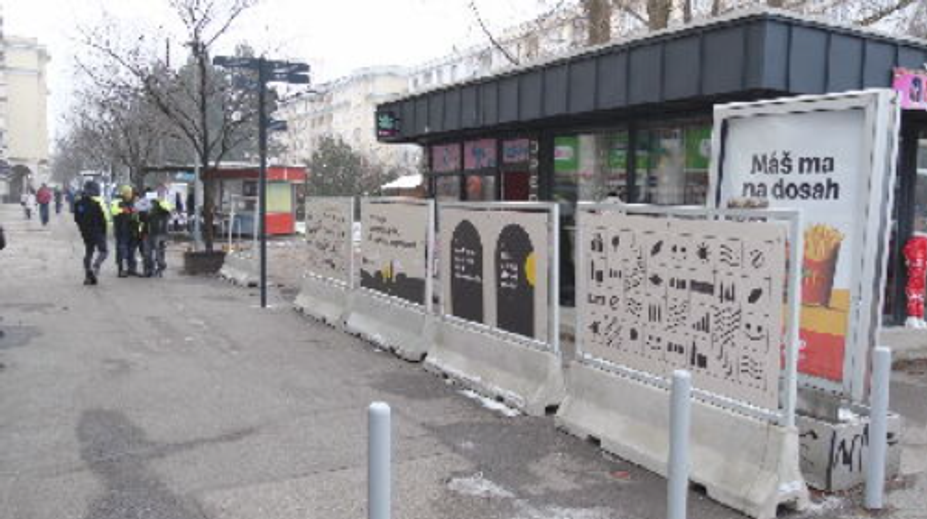 Žilina chcela skrášliť centrum, no narazila na súkromníkov. Sporné územie ohradila