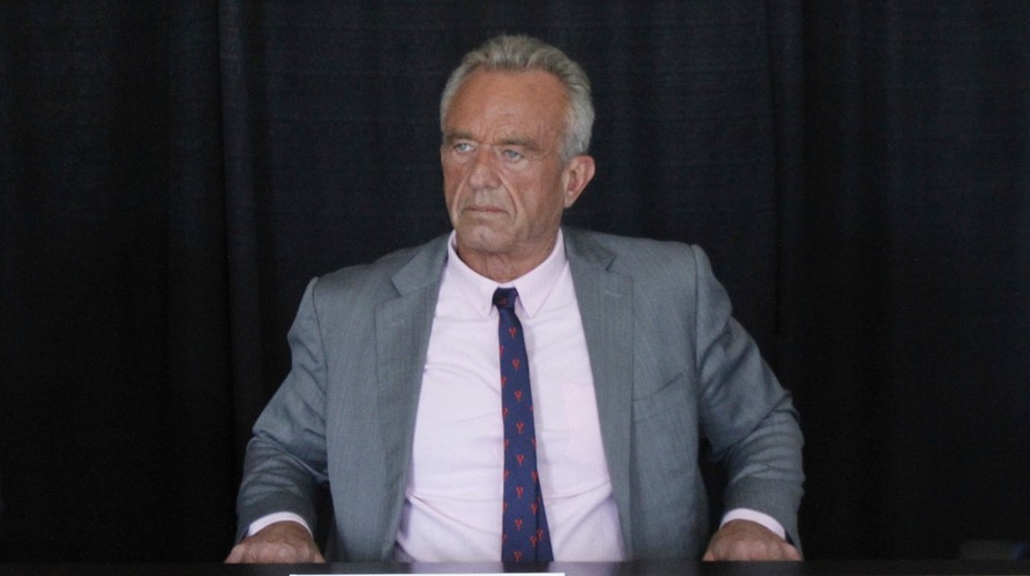 Kennedy spochybnil bezpečnosť mRNA vakcín a oznámil zrušenie zmlúv na ich vývoj