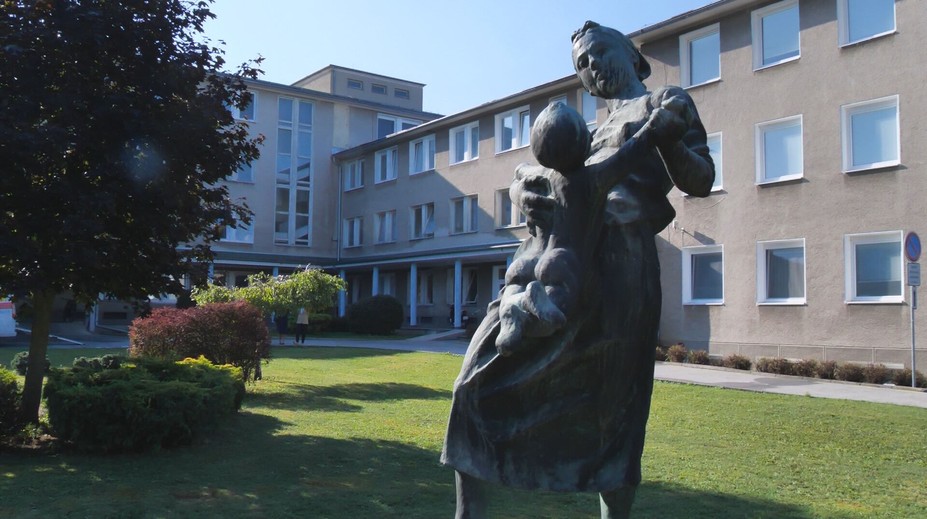 Nevyliečiteľne chorí tu nájdu pokoj a úľavu od bolesti. V Ilave otvorili zrekonštruovaný hospic