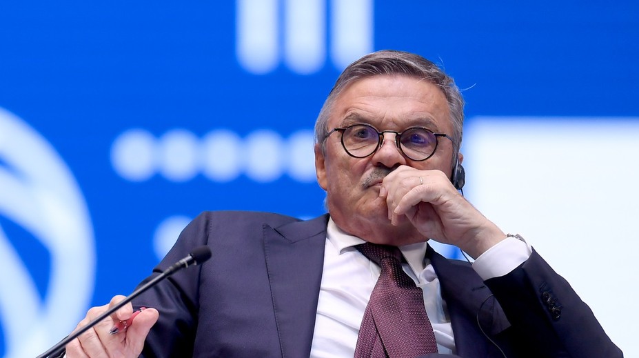 Bývalý šéf IIHF René Fasel v súčasnosti žije v Rusku. Prikláňa sa k návratu „Zbornej“ na OH