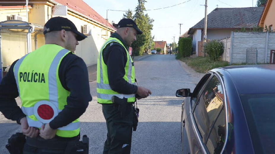 „Dal som si večer pivo,“ tvrdil muž za volantom a žiadal policajtov, aby mu to odpustili