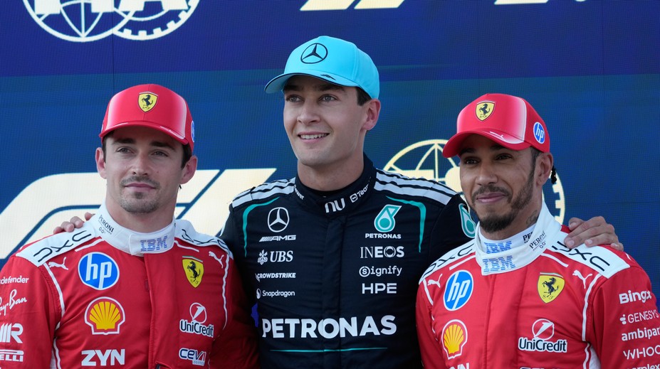 Mercedes opäť ovládol kvalifikáciu zásluhou Russella. Verstappen sa ocitol mimo trate