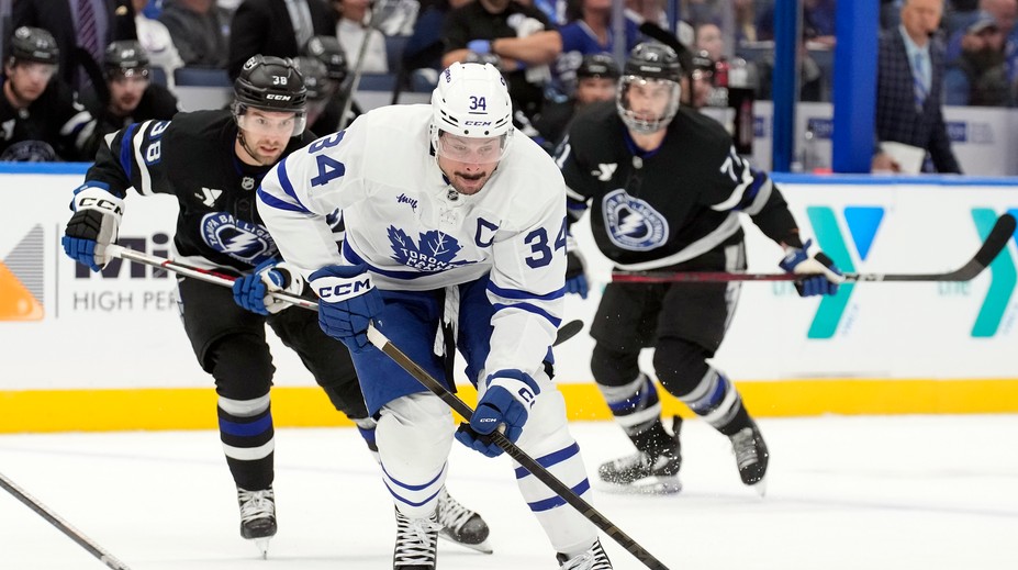 Dvojgólový Matthews priviedol Toronto v zámorskej NHL k víťazstvu nad Nashvillom