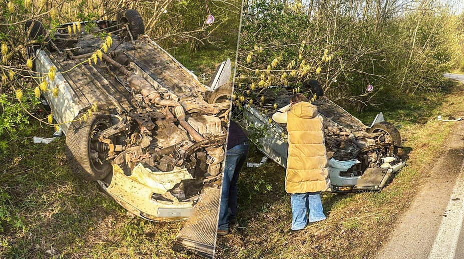 Vážna nehoda na východe Slovenska. Auto zostalo prevrátené v priekope