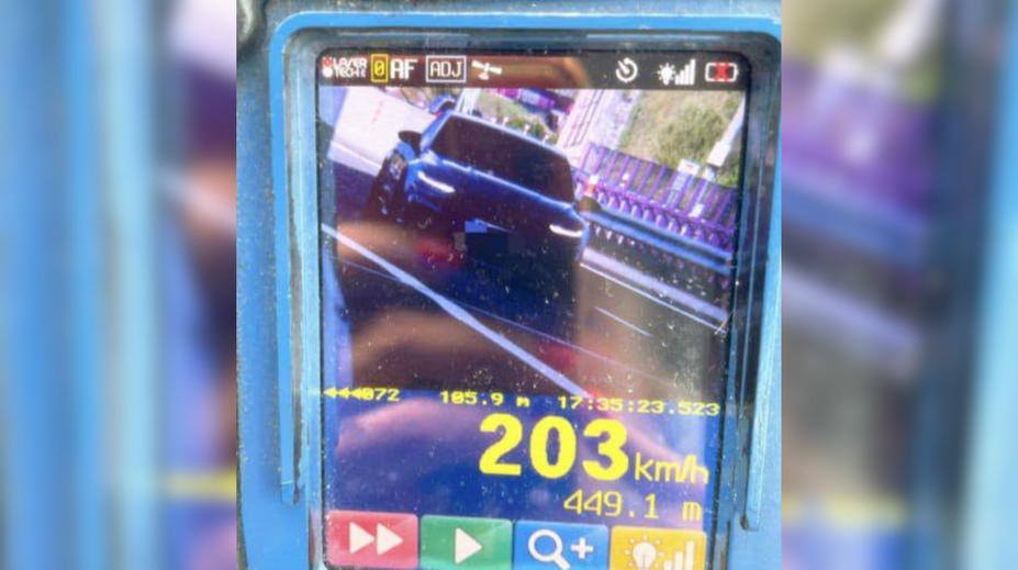 Na D1 letel 203 km/h, polícia ho namerala. Vodič zaplatil mastnú pokutu na mieste