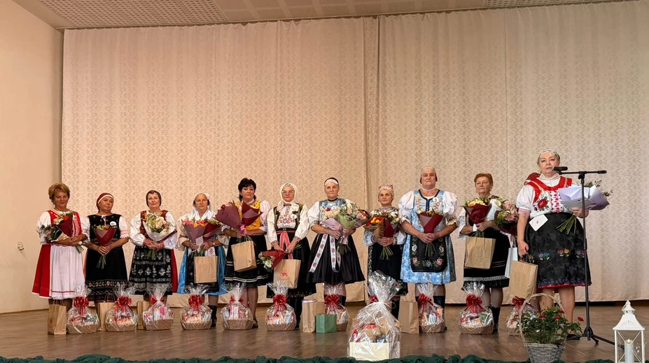 FOTO: Seniorky na východe bojovali o titul naj babičky roka. Pred divákmi spievali, recitovali aj hrali