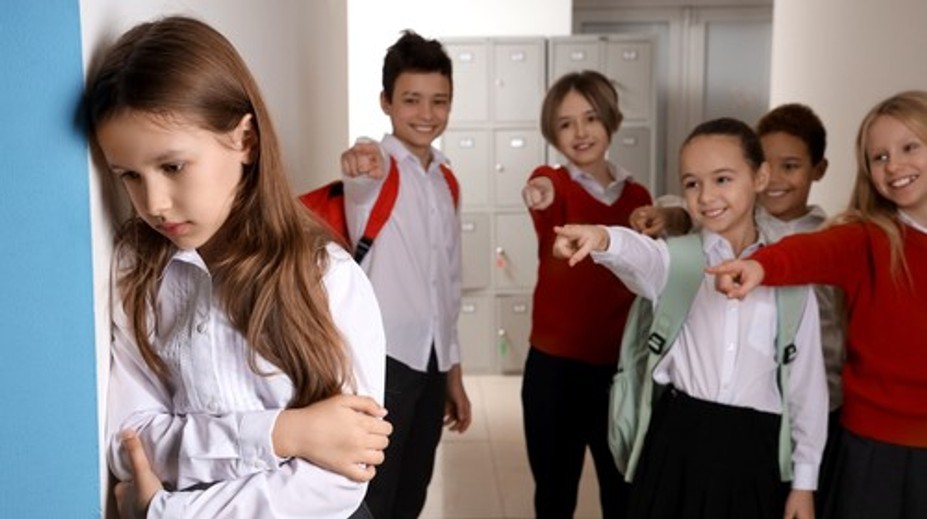 Šikana ničí životy detí aj dospelých. Psychológ radí, ako ju rozpoznať a riešiť