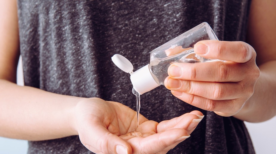 Zlaté časy koronavírusu. Výrobcovi dezinfekcie počas pandémie rastú zisky