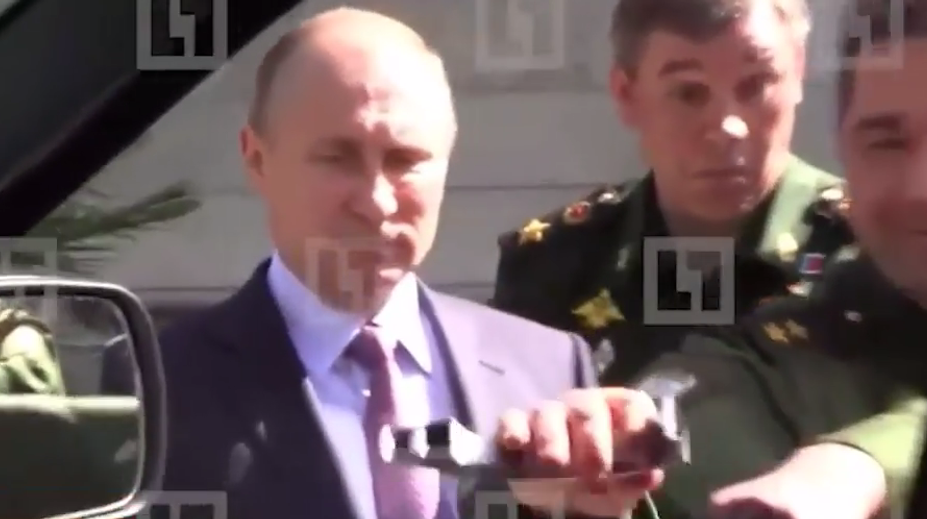 Pre príliš silného generála sa Putin nedostal do auta