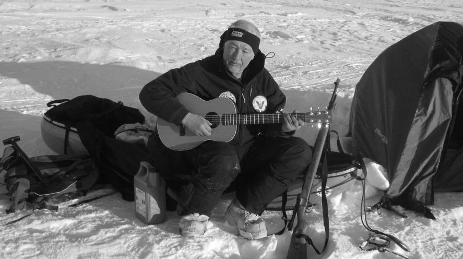 Hľadali ho niekoľko dní. Na nórskom súostroví zahynul známy polárnik Miroslav Jakeš (†75)