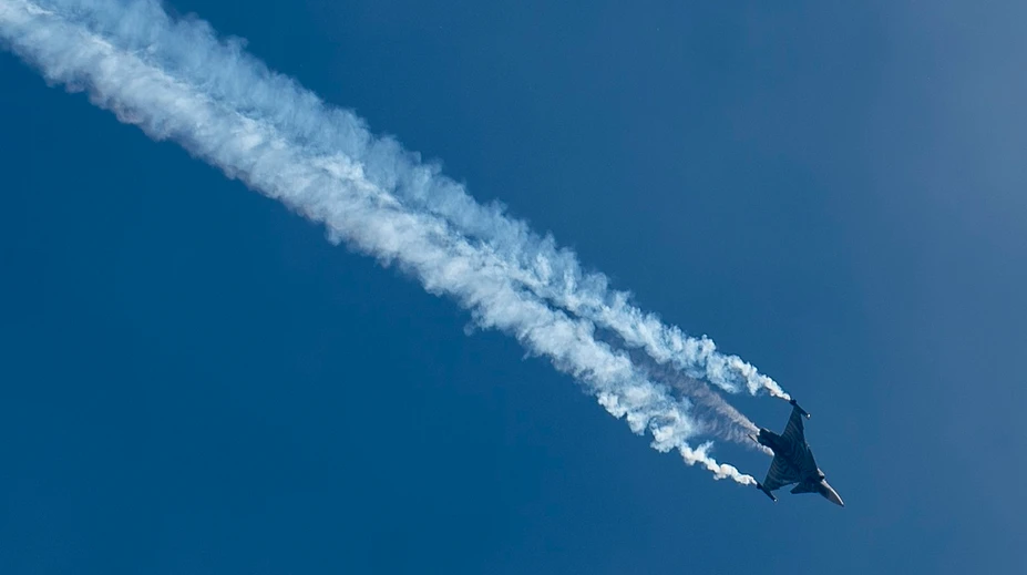 VIDEO: V Maďarsku sa zrútila stíhačka Gripen, pilot sa stihol katapultovať