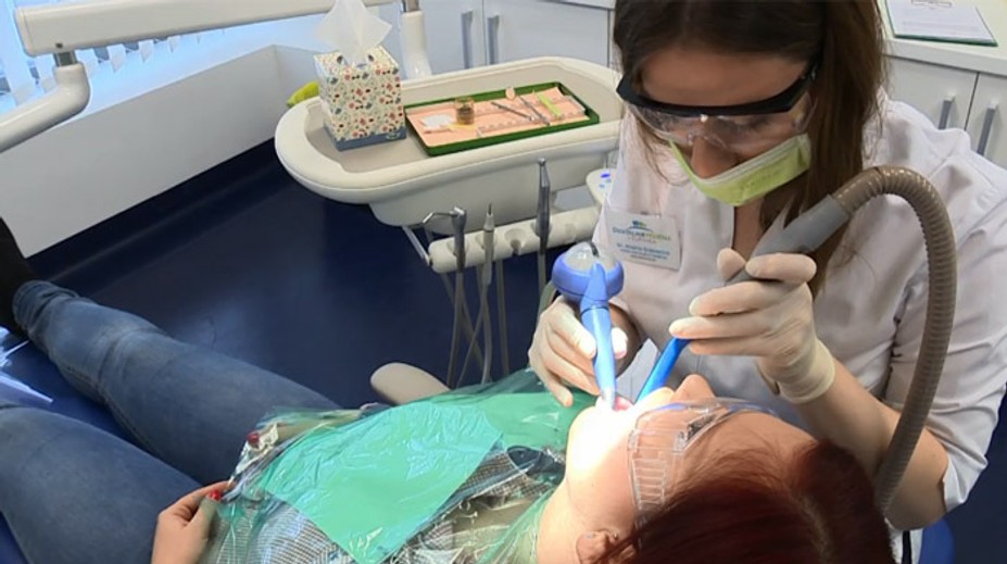 Starostlivosť o vlastné zuby vás vyjde viac ako tie umelé