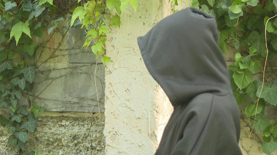 „Keď som odmietla, vytiahol zbraň.“ Už 29 dievčat opisuje zverstvá v modelingovej agentúre
