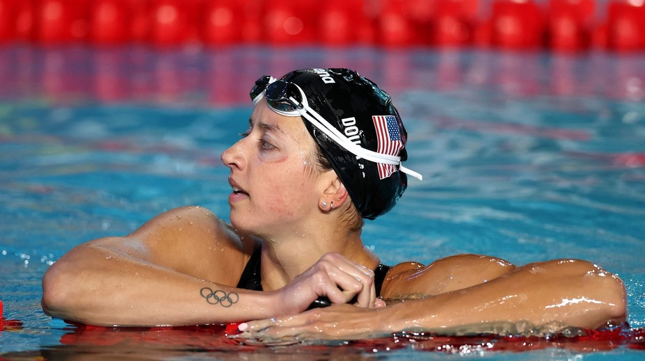 Americká plavkyňa Kate Douglassová sa zapísala do histórie. Svetový rekord vylepšila dvakrát za pár hodín