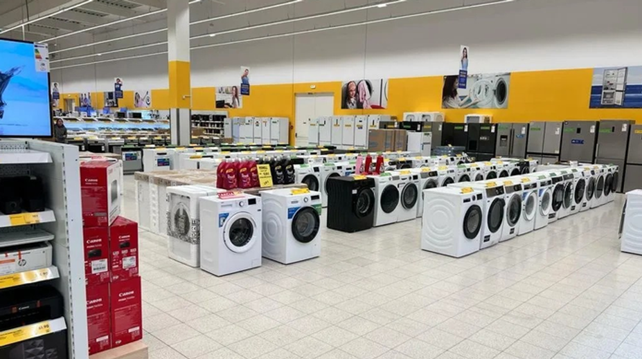 Známy elektro reťazec nedávno zatvoril všetky predajne na Slovensku. Po novom mu nefunguje ani e-shop