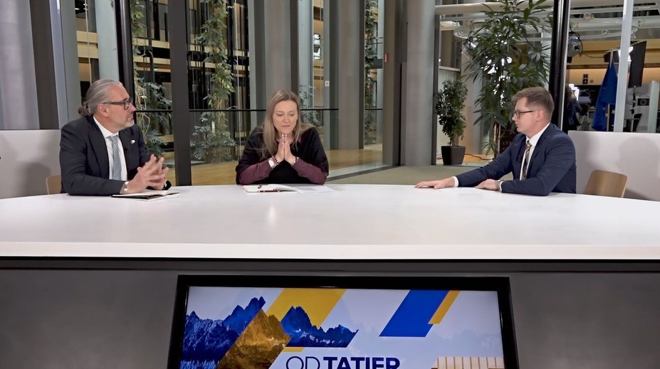 Europoslanci odhlasovali ďalšie uznesenie o Slovensku. Vláda si to pozrie, ale trápiť sa tým nebude, tvrdí Judita Laššáková