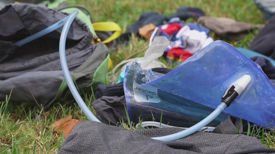 V Štôlskej doline objavili záhadný batoh. Obsahuje množstvo osobných vecí, majiteľa nikde niet