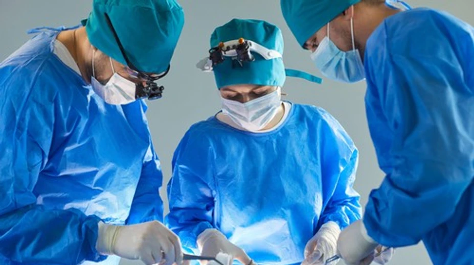 Rutinný zákrok sa zmenil na tragédiu. Štvorročné dievčatko zomrelo po operácii mandlí