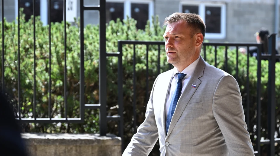 „Stavte svoj majetok, že Kuffa minister nebude.“ Taraba odmietol, že by v najbližšej dobe opustil ministerské kreslo