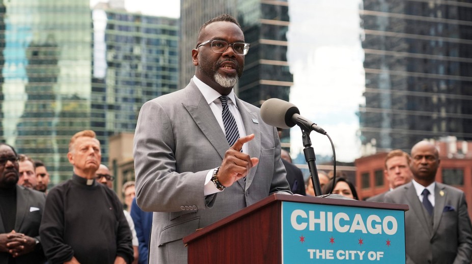 Nechceme tanky v našich uliciach, odkázal Trumpovi starosta Chicaga