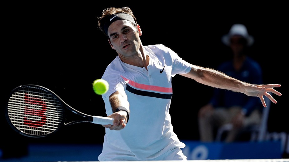 Obhajca Federer vo štvrťfinále vyzve Berdycha, šesťnásobný víťaz Djokovič vypadol