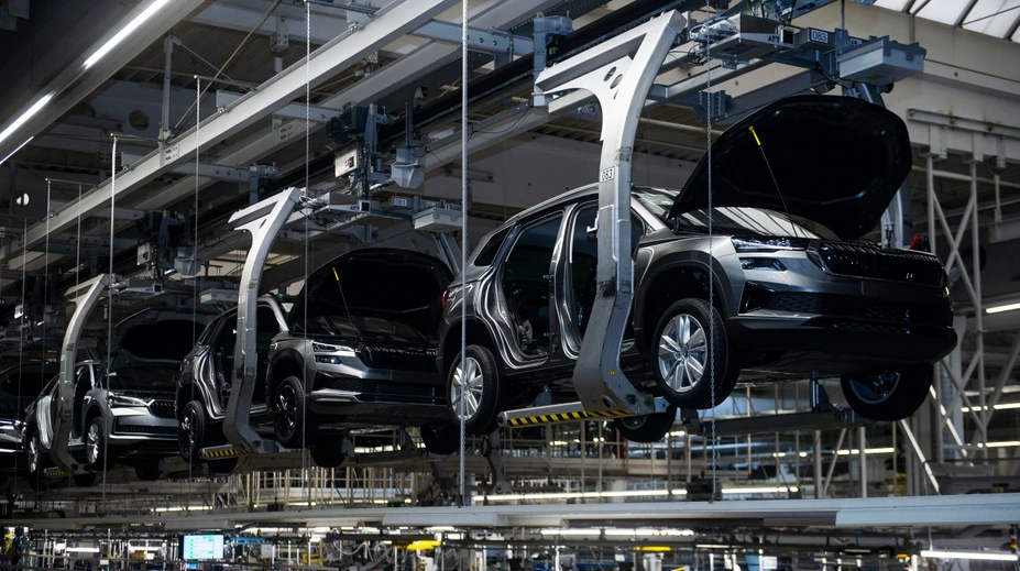 Zamestnanci automobiliek, ktorí budú musieť počas obchodnej vojny s USA zostať doma, dostanú od štátu peniaze