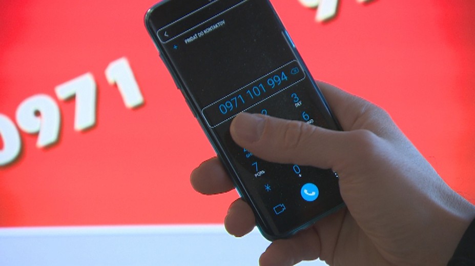 Slovákom vyvolávajú neznáme audiotexové čísla. Nezdvíhajte ani nevolajte späť!