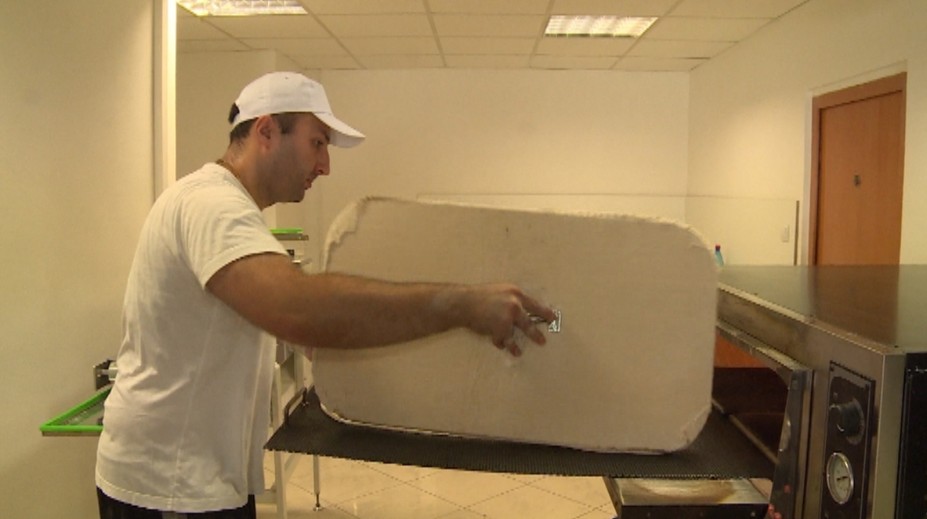 Armén žijúci na Slovensku pracoval v banke. Dnes je jeho obživou chlieb