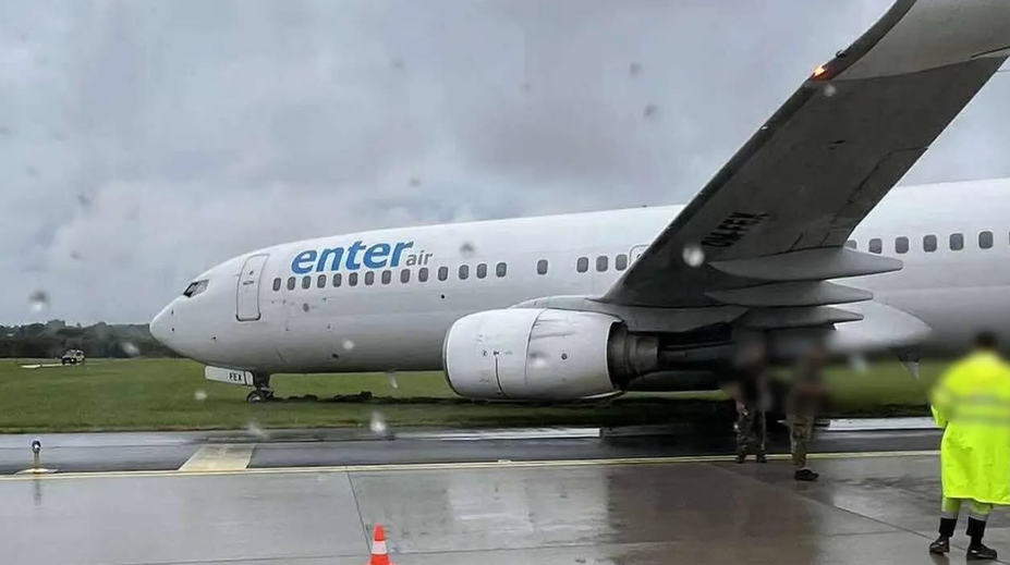 Nebezpečný incident aerolinky zo Slovenska. Lietadlo skončilo na tráve