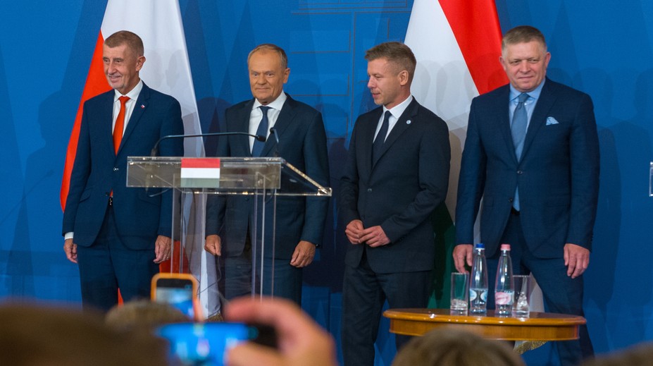V4 je späť na scéne. Péter Magyar oprášil ambiciózny plán, ktorý sa týka aj Slovenska