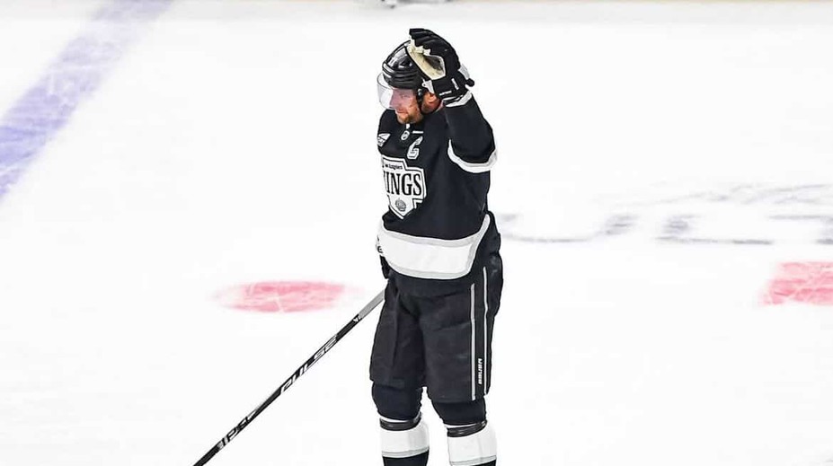 Fanúšikovia stáli na nohách. Kapitán Los Angeles Kings dosiahol významný míľnik