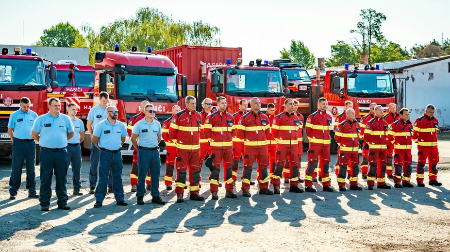 Slovenských hasičov čakajú najťažšie podmienky, aké doteraz zažili. Vyrážajú pomáhať do Francúzska