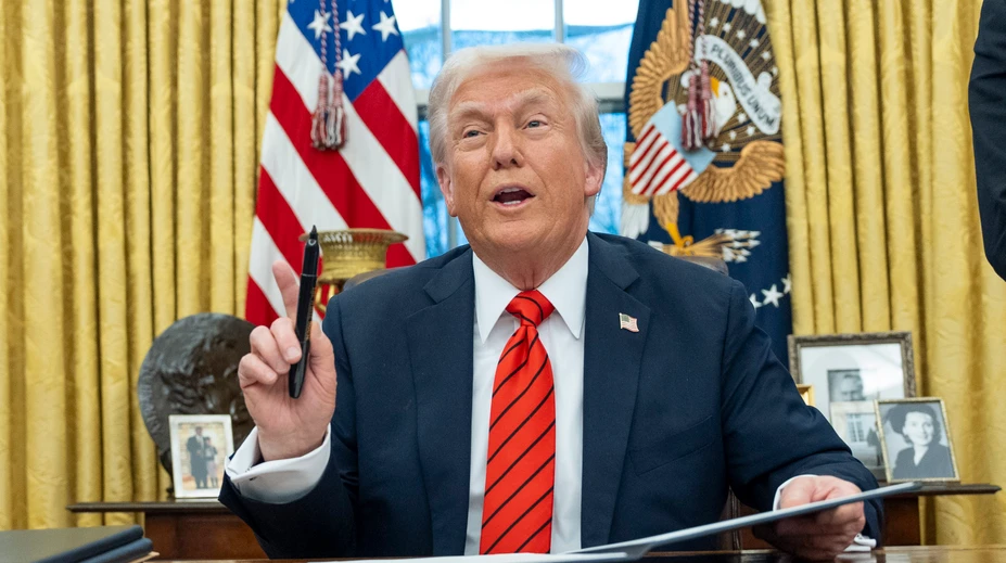 Trump zaviedol 25-percentné clá na dovoz ocele a hliníka do USA. Naznačil aj ďalšie opatrenia