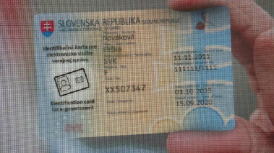 Státisíce Slovákov si už onedlho nájdu v schránke zásielku s občianskym preukazom bez tváre