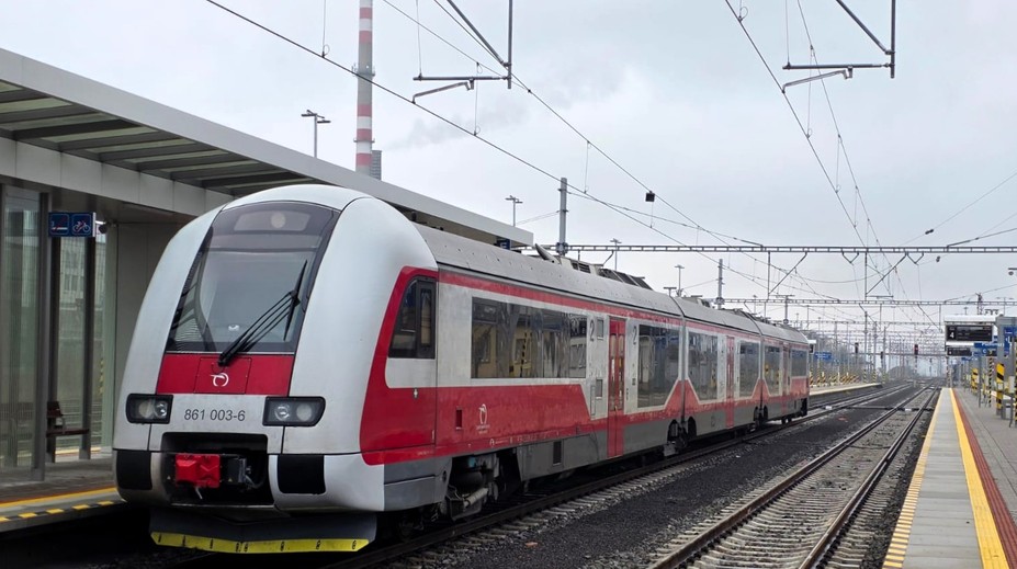 Elektrifikácia trate na Zemplíne je hotová: Vlaky medzi Bánovcami nad Ondavou a Humenným spustia čoskoro