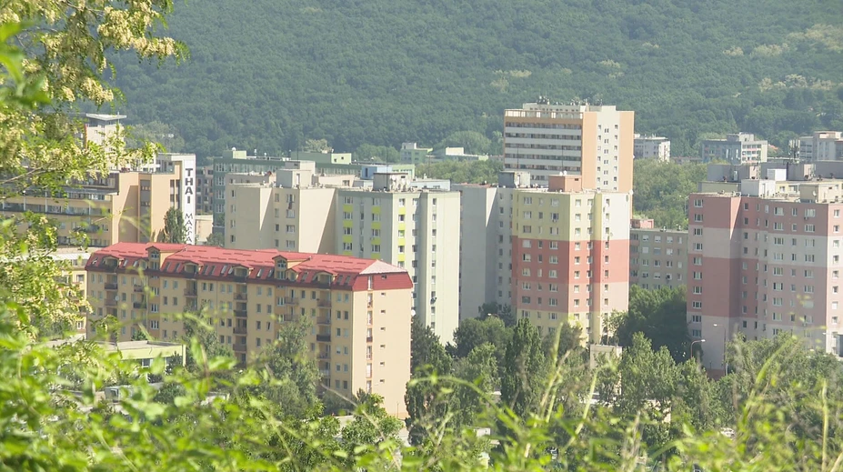 Trojizbový byt sa stáva luxusom. Rodiny čoraz častejšie volia skromnejšie bývanie