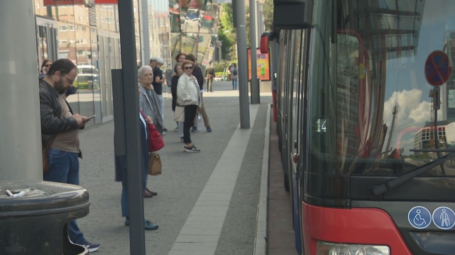 Autobus zastaví, ale vystúpiť nemôžete. Nové pravidlá na Slovensku pobúrili cestujúcich