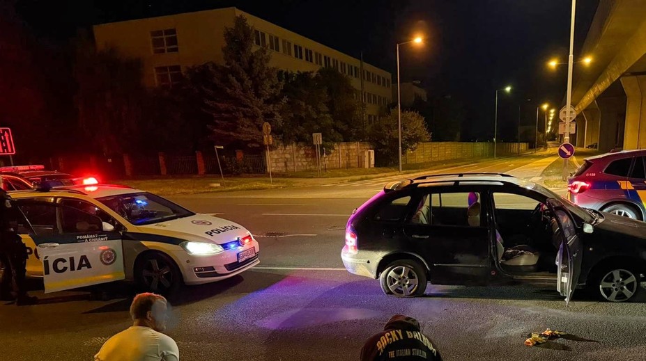 Naháňačka ako z filmu: Muž vo Fabii bez vodičského unikal hliadkam desiatky kilometrov