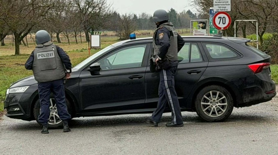 Obrovské policajné manévre na hraniciach so Slovenskom. Nasadili vrtuľník, terčom majú byť lupiči