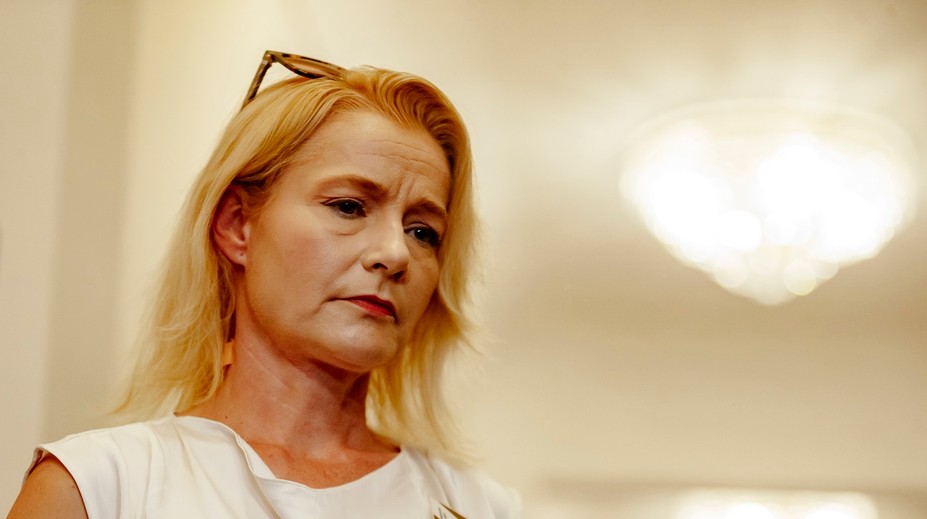 Samovražda matky obete masovej streľby na Karlovej univerzite má dohru. V prípade obvinili bývalého policajta