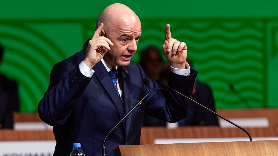 UEFA trvá na svojom, jej podmienky stále nie sú splnené. Dôvera v Gianniho Infantina je definitívne preč
