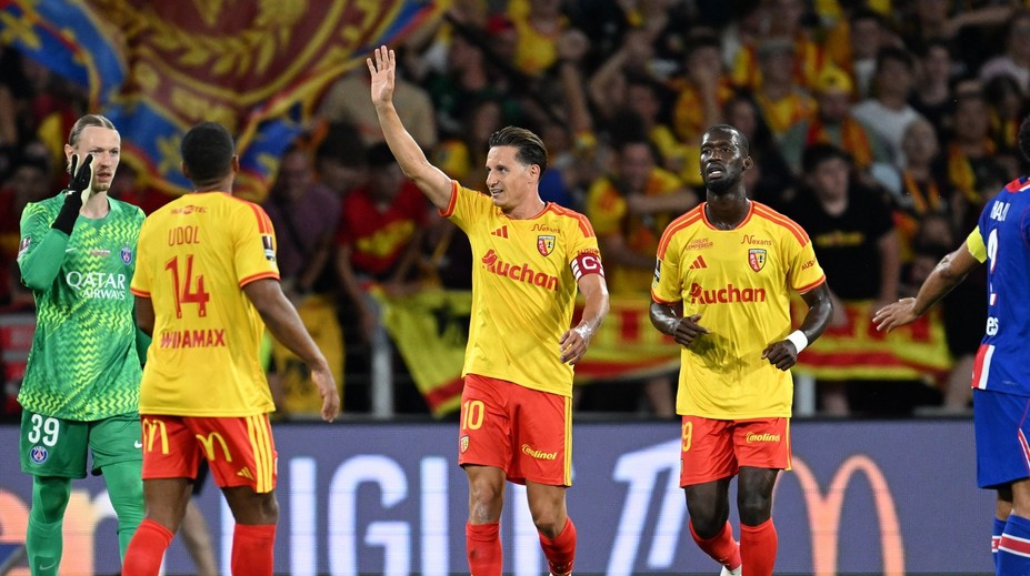 Lens šokoval PSG a prvýkrát v histórii oslavuje Superpohár. Favorit sa nezmohol ani na gól
