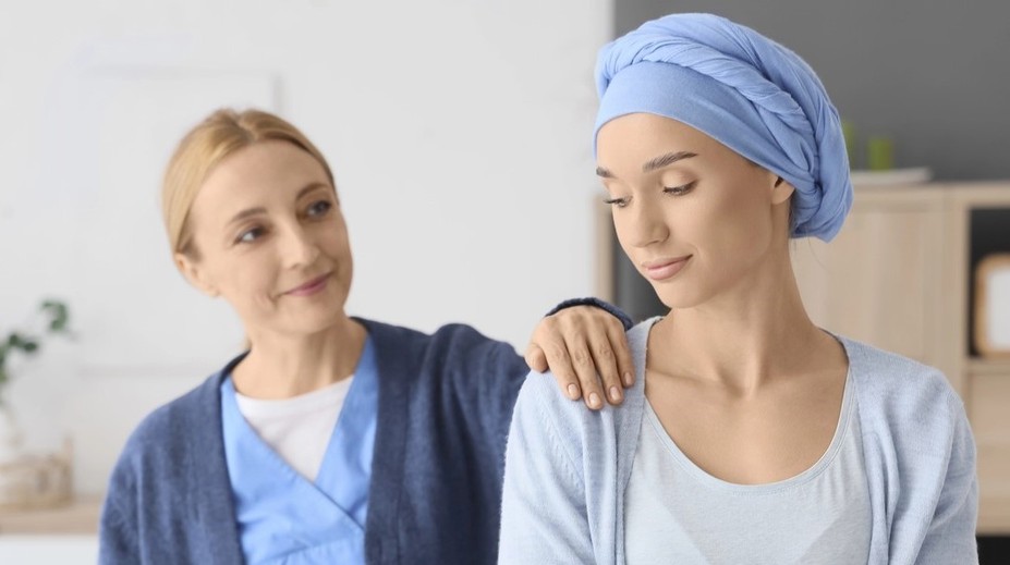 Vedci hlásia prelom pri liečbe chemoterapiou. Novo vyvinutá metóda by mohla zabrániť vypadávaniu vlasov