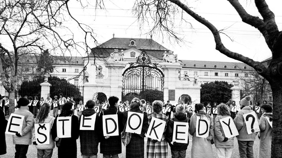 OBRAZOM: Pozrite sa, ako to vyzeralo v uliciach v novembri 1989