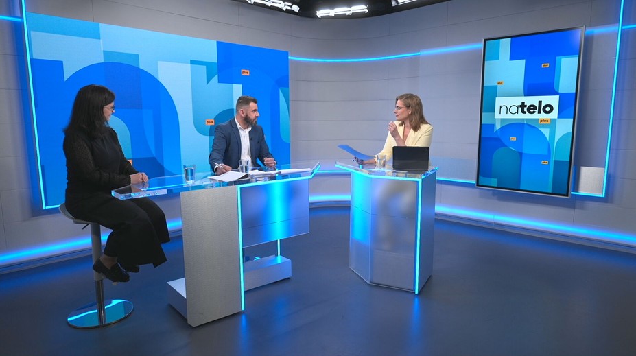 Pellegrini si šiel do Moskvy za verejné zdroje robiť kampaň, tvrdí Mesterová. Mažgút vytiahol fotku Korčoka s Lavrovom