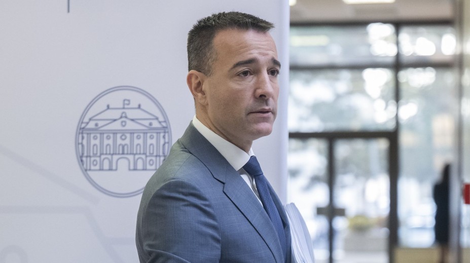 Minister školstva chce preriediť osemročné gymnáziá. Hovorí aj o využití umelej inteligencie